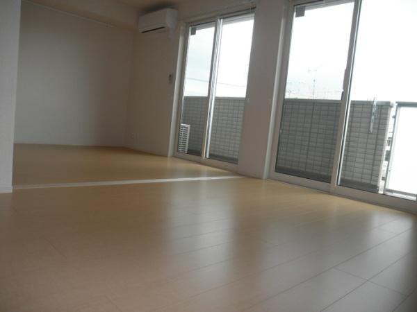 居室・リビング　※現況優先となります。