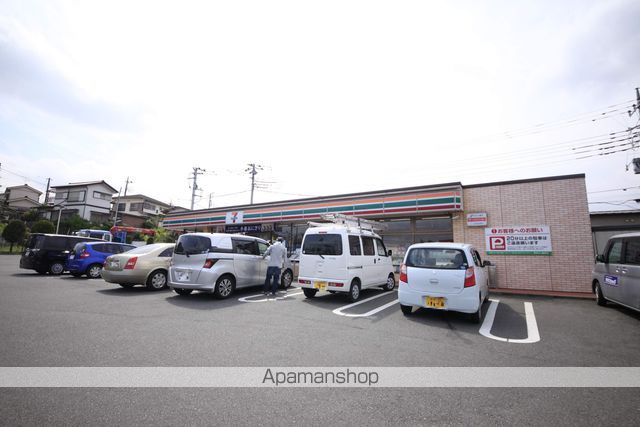 コンビニ　セブンイレブン（コンビニ）まで568m