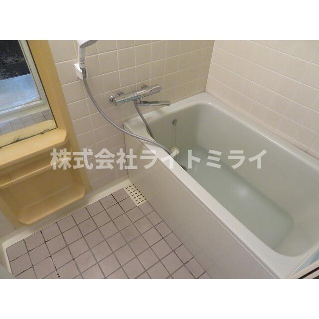 バス・シャワールーム　浴室?