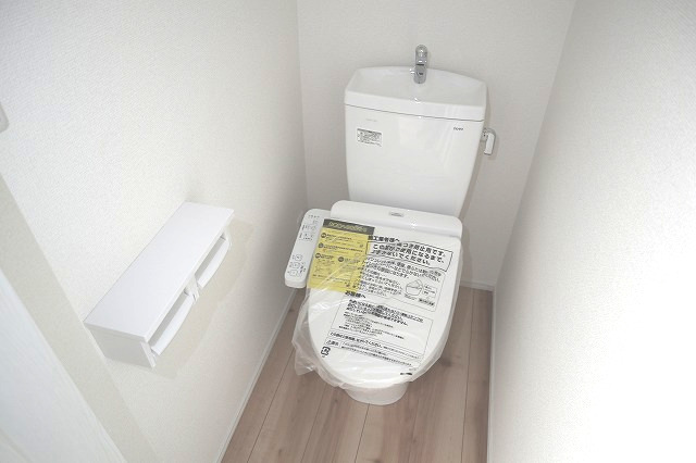トイレ　キレイな個室空間です