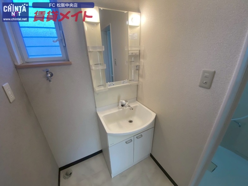 洗面設備　別部屋参考写真です