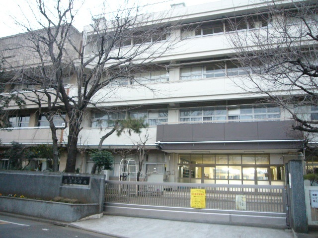 小学校　西東京市立住吉小学校（小学校）まで357m