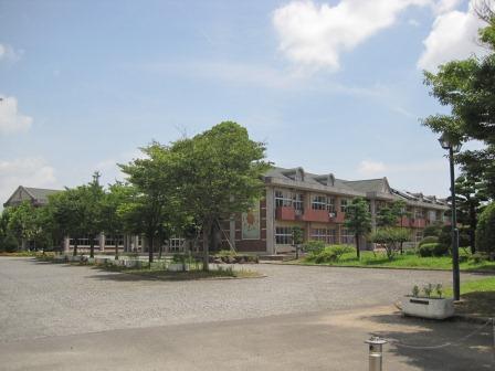 小学校　諫早市立諫早小学校（小学校）まで650m