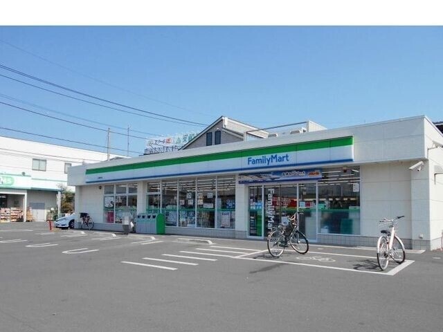 コンビニ　ファミリーマート上尾原市西店（コンビニ）まで580m