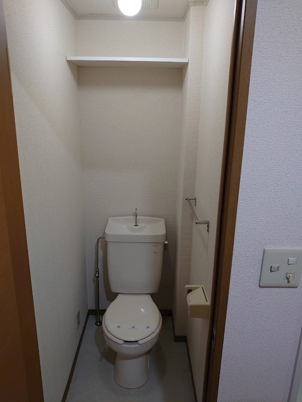 トイレ　落ち着いた色調のトイレです♪