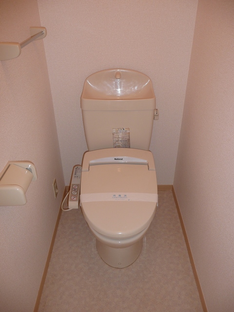 トイレ　B102号室の写真を掲載しております。