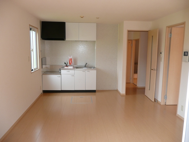 居室・リビング　B102号室の写真を掲載しております。