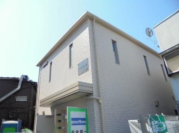 建物外観　１フロア１住居で隣がありません