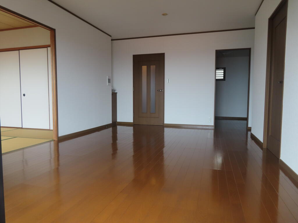 パブリコーポ鈴が台Sの居間写真
