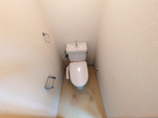 【松山市祝谷のマンションのトイレ】