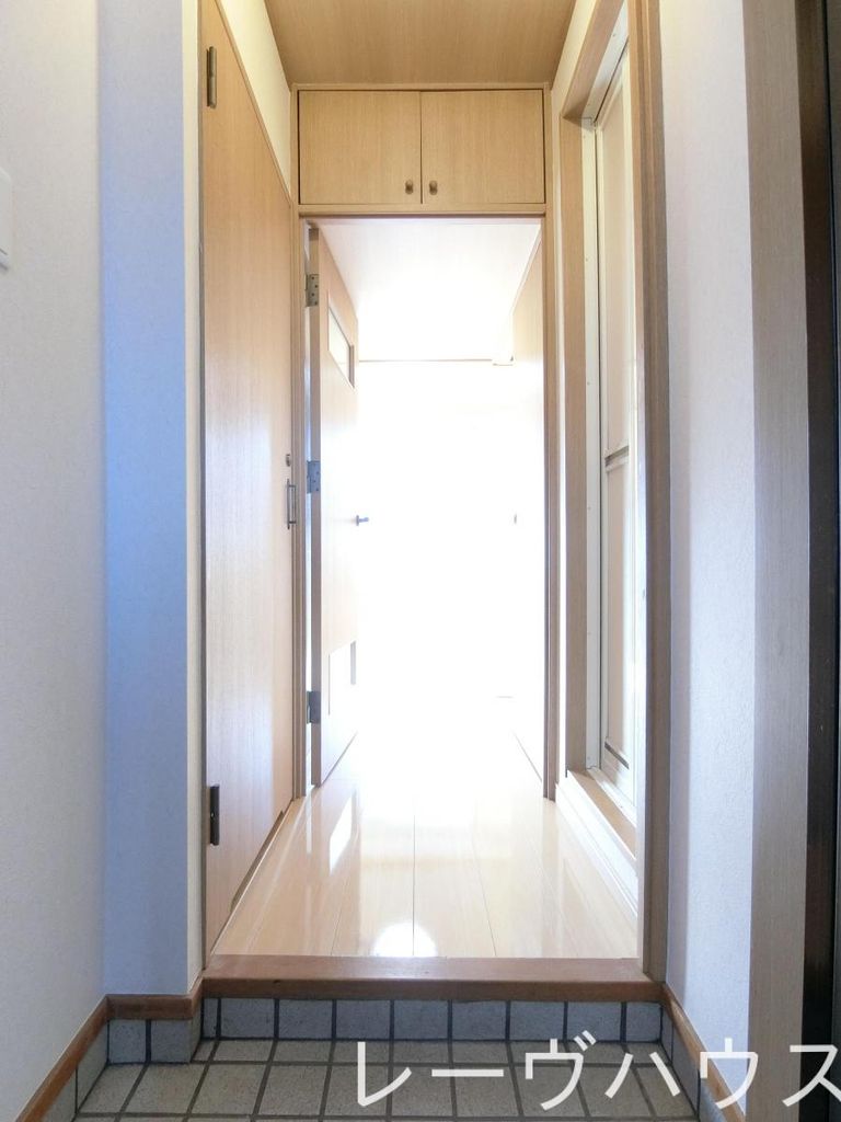 玄関　キッチン