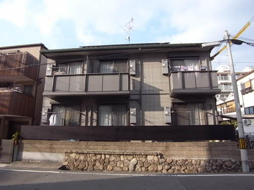 建物外観　南向きの角部屋