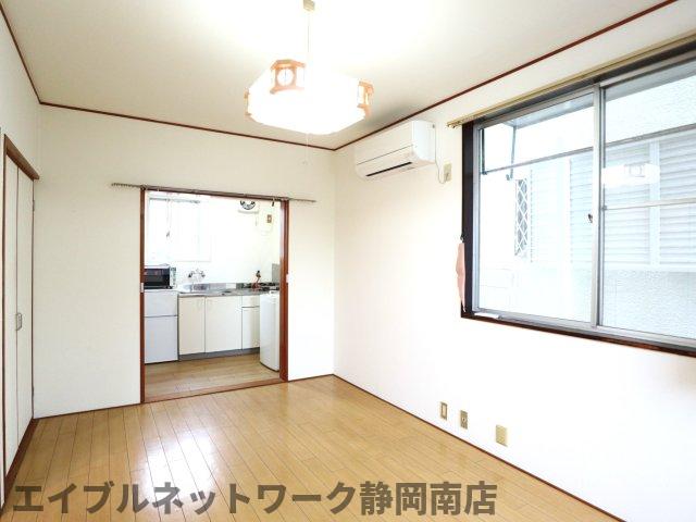 その他　明るい洋室です