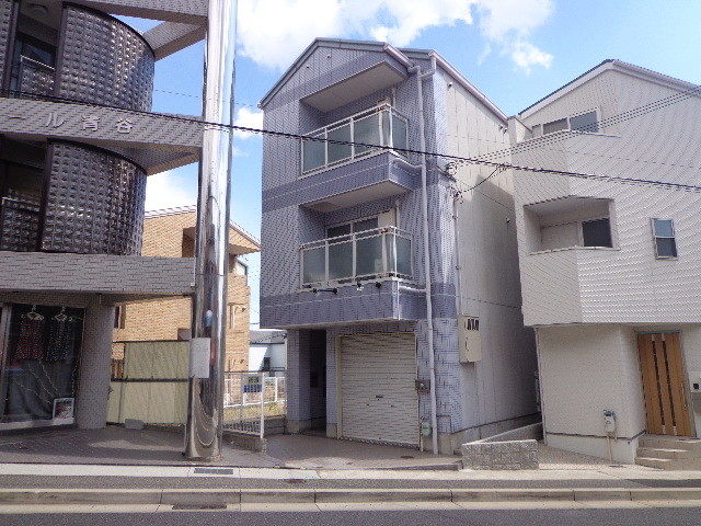 神戸市中央区中島通のマンションの建物外観