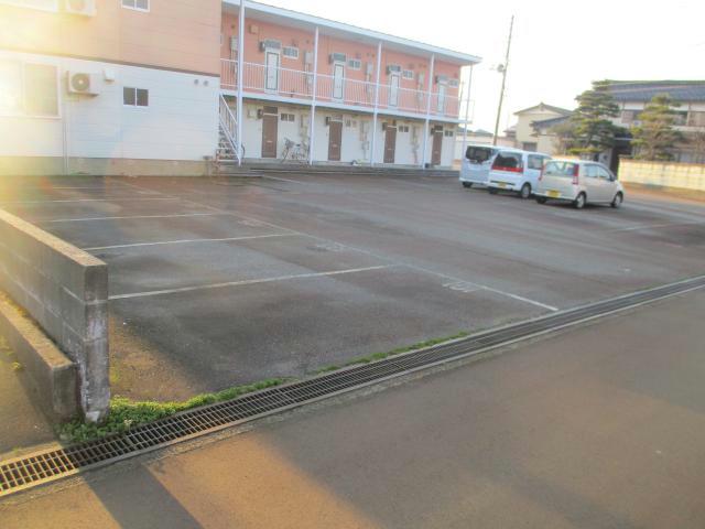 駐車場　駐車場