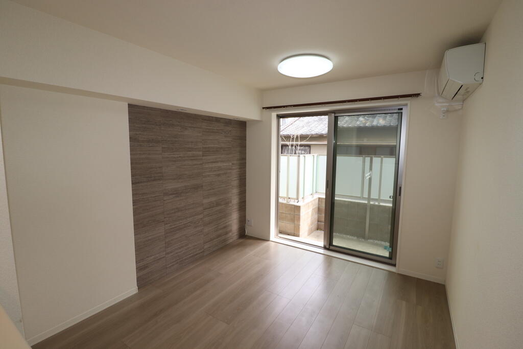 居室・リビング　リビング：別号室の写真