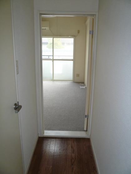 玄関　※別部屋の写真です