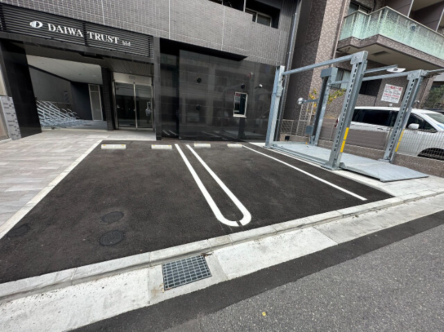 【KO　RESIDENCE　銀山町の駐車場】