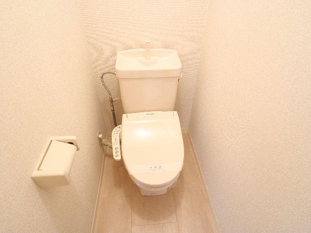 【奈良市西大寺芝町のアパートのトイレ】