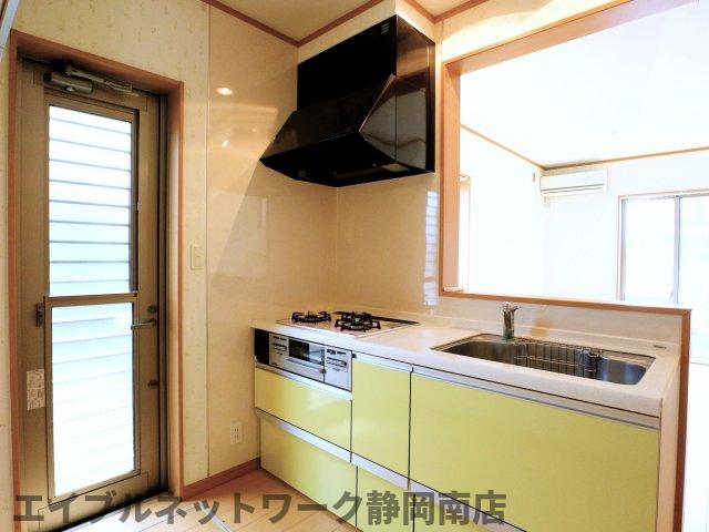 キッチン　キッチンでお料理をお楽しみください