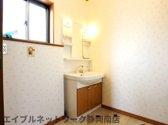 洗面設備　忙しい朝には欠かせない洗面所です