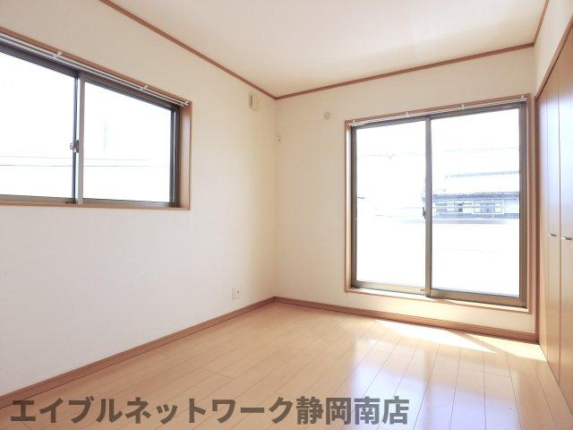 その他　使い勝手のいい洋室です