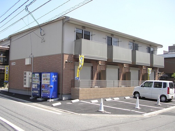 広島市中区西川口町のアパートの建物外観