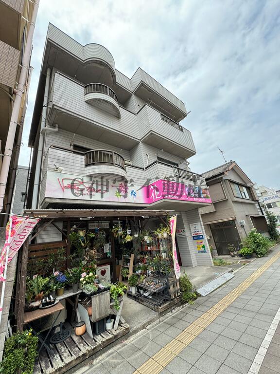 鹿児島市西田のマンションの建物外観