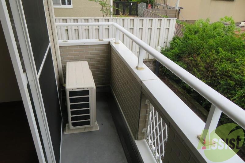 バルコニー　バルコニーは天気の良い日には洗濯物も良く乾きますね。