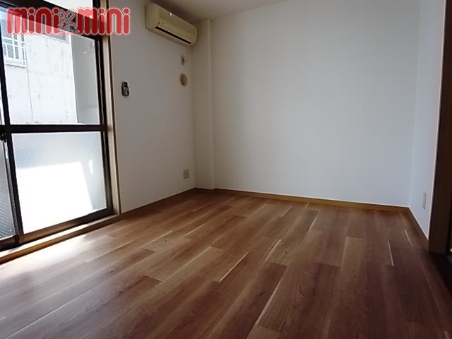 その他部屋・スペース　大きな窓もついてます