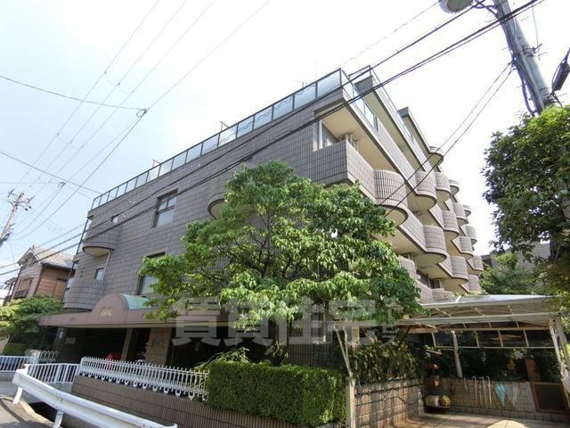 京都市右京区梅津中倉町のマンションの建物外観