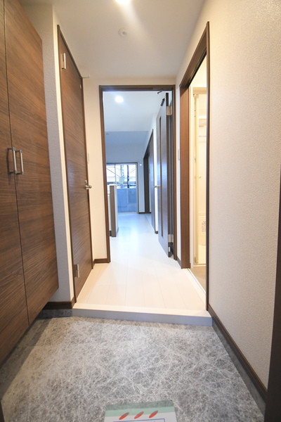 玄関　モデルルーム