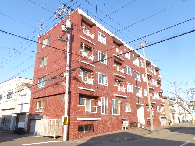 函館市東川町のマンションの建物外観