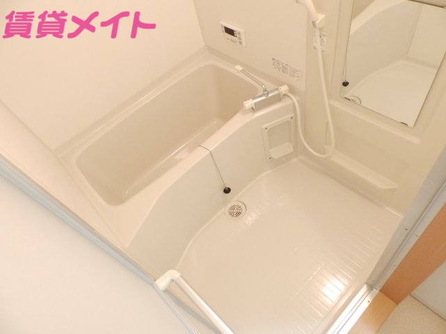 バス・シャワールーム　同物件別部屋参考写真です。