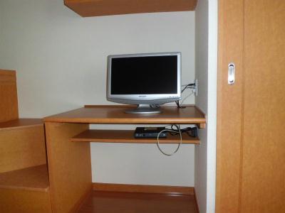 その他　テレビとレオネット。