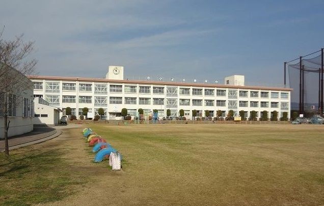 小学校　三田川小学校（小学校）まで1000m