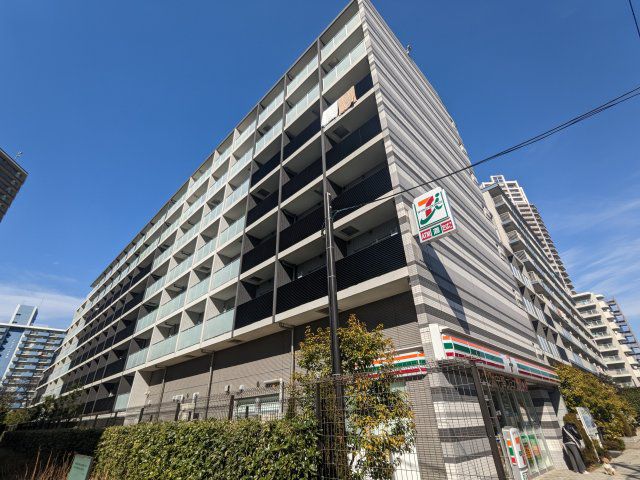 【江東区豊洲のマンションの建物外観】