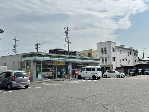 コンビニ　ファミリーマート 南野二丁目店（コンビニ）まで2201m