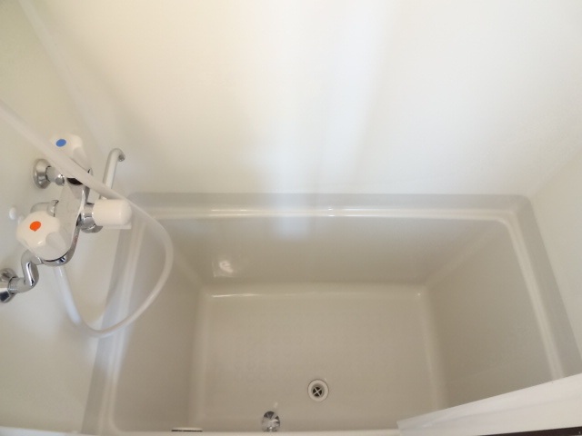 バス・シャワールーム　CATV光ファイバ－