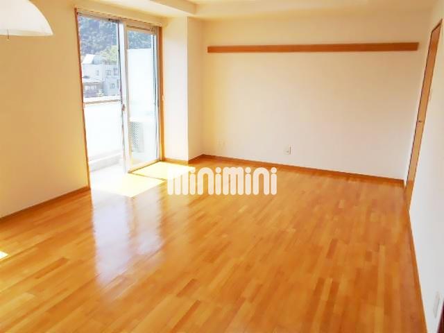 居室・リビング　日当たりの良いリビングです。