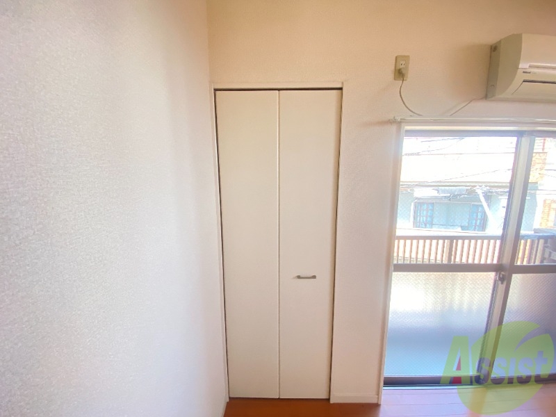 収納　収納はこちらのクローゼットをお使いください。