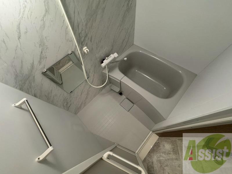 バス・シャワールーム　ユニットバスです。疲れを癒すのに欠かせませんね！