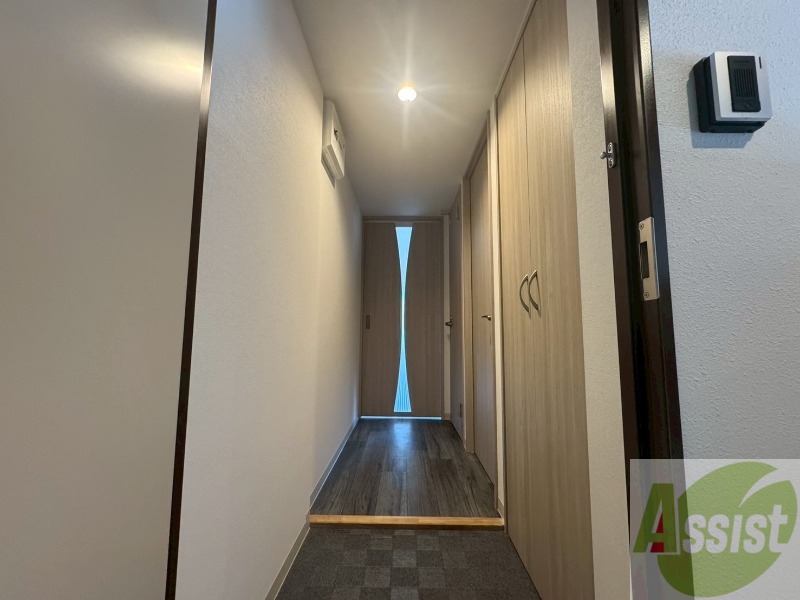 玄関　玄関の様子です。明るい印象ですね。気分もあがりそう。