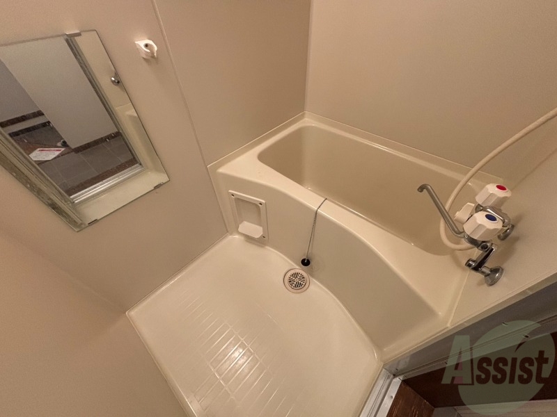 バス・シャワールーム　お風呂です。ゆっくりお風呂につかるのも体に良いですね～