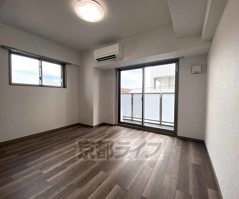 居室・リビング　２０２５年築、阪急西京極駅徒歩５分の好立地物件！