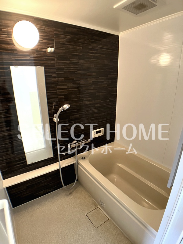 バス・シャワールーム　落ち着いた空間のお風呂です