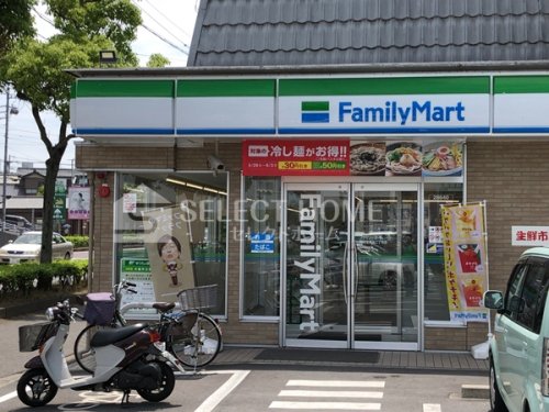 コンビニ　ファミリーマート 岡崎竜美台二丁目店（コンビニ）まで598m