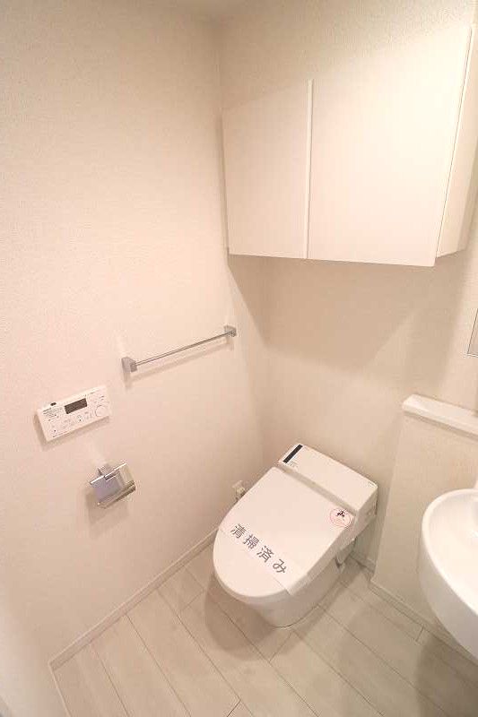 トイレ　※同物件、別部屋になります。