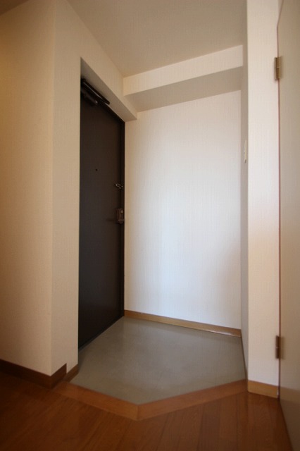 玄関　同物件別室です。