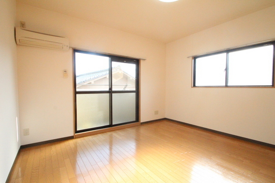 居室・リビング　※別部屋の写真です